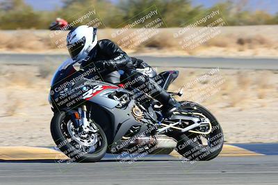 media/Jan-08-2022-SoCal Trackdays (Sat) [[1ec2777125]]/Turn 4 (1145am)/